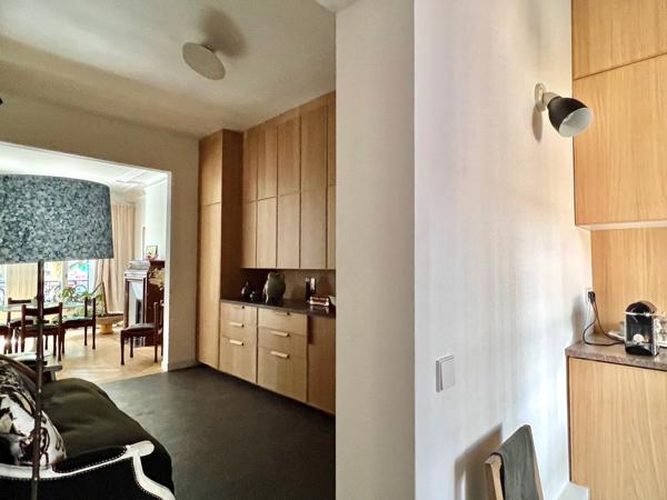 Montreuil (93100) Immeuble Bourgeois - 2 appartements (229 et 65 m2) un local commercial (71 m2)