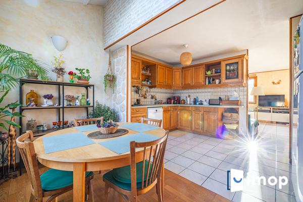 Maison avec extérieur