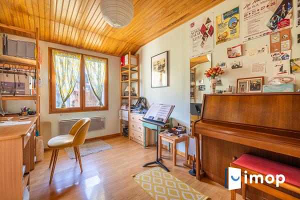 Maison avec extérieur