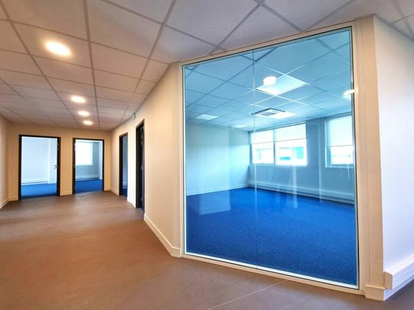 POITIERS SAINT BENOIT - BUREAUX NEUFS A ACHETER SECTEUR POLYCLINIQUE - 184,5m²