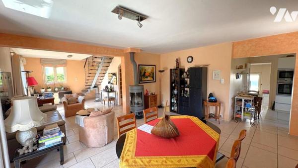 Montélimar, maison individuelle de 151m2 hab , parcelle arborée de 556m2