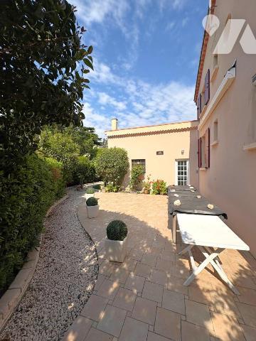 Montélimar, maison individuelle de 151m2 hab , parcelle arborée de 556m2