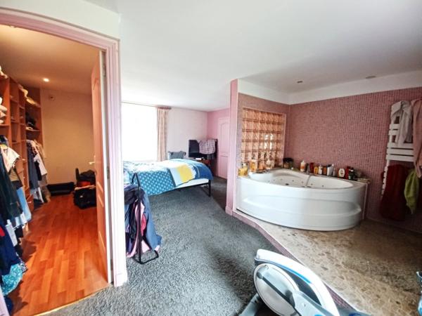 Maison à Sées, 61500 - 6 pièces 150m²