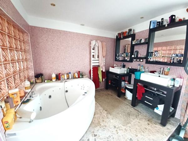 Maison à Sées, 61500 - 6 pièces 150m²