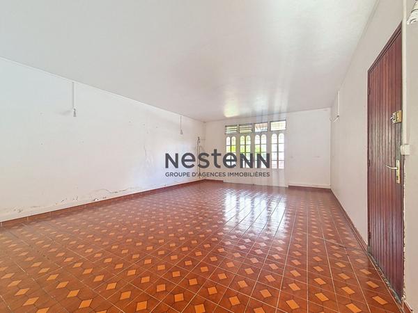 A VENDRE UNE MAISON DE 200 m2 de TYPE F4 AUX ABYMES AVEC GARAGE