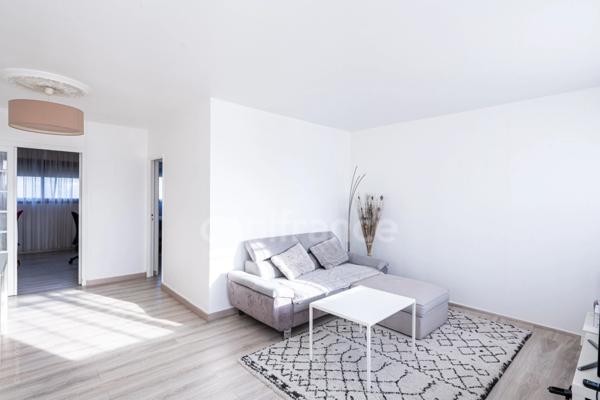 Appartement traversant à vendre 4 pièces CARRIERES SUR SEINE (78)