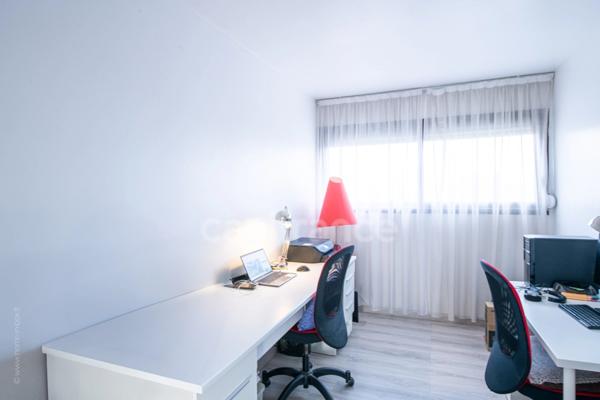 Appartement traversant à vendre 4 pièces CARRIERES SUR SEINE (78)