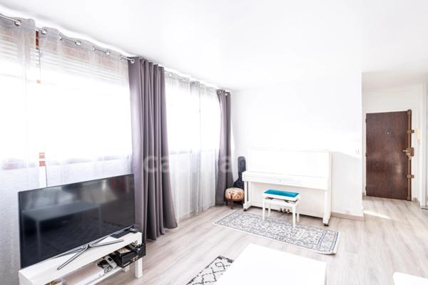 Appartement traversant à vendre 4 pièces CARRIERES SUR SEINE (78)