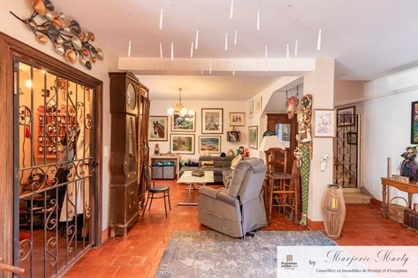 Maison  7 pièce(s) - 239 m2 - PORT LA NOUVELLE CENTRE VILLE (11210 ) - 460 000