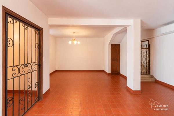 Maison  7 pièce(s) - 239 m2 - PORT LA NOUVELLE CENTRE VILLE (11210 ) - 460 000