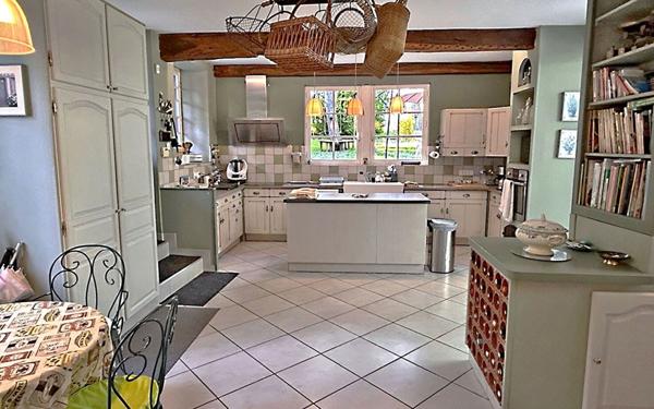 Maison à vendre    6 pièces •  Auneuil