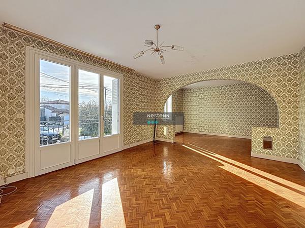 Maison avec vue campagne ? 9 000 m² de terrain ? Belle construction