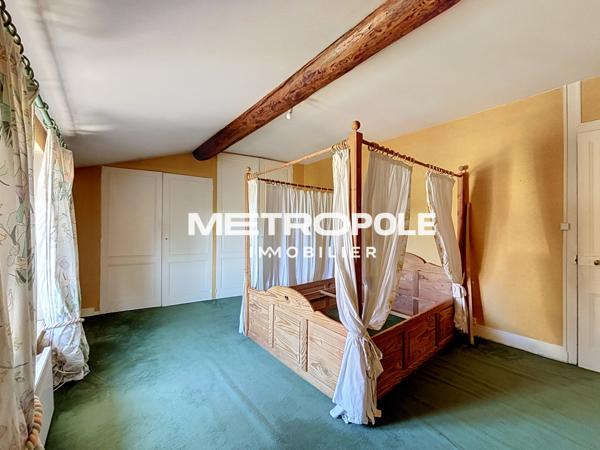 Maison 5 pièce(s) 3 chambre(s) 140 m²