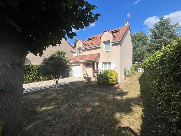 Maison familiale Villepreux 7 pièce(s) garage et jardin - coup de coeur!
