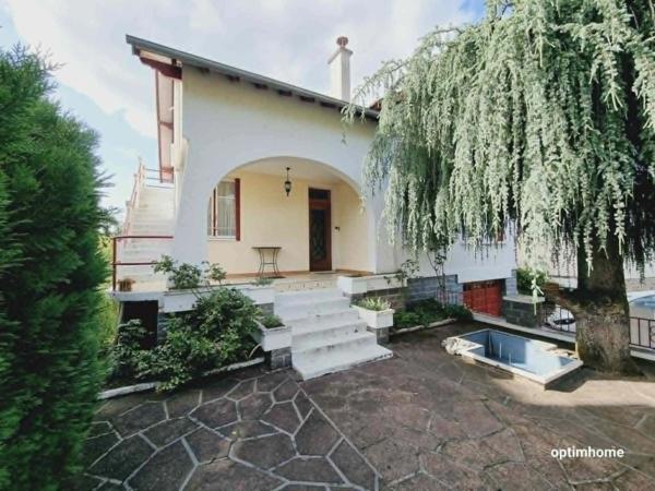 LAGUENNE (19)- Maison composée de 2 logements