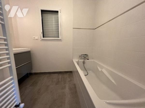 MAISON CONTEMPORAINE A VENDRE
