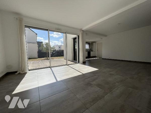 MAISON CONTEMPORAINE A VENDRE