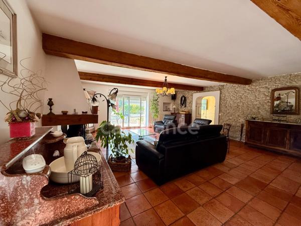 Maison de Maitre  à vendre 9 pièces CARCASSONNE (11)  sur 233m2 habitables , 5 chambres, garage, piscine terrain 1100m2