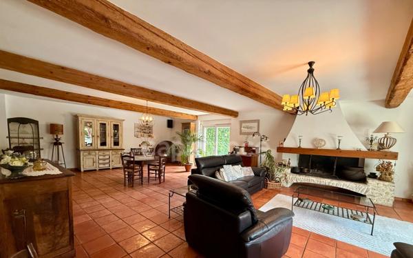 Maison de Maitre  à vendre 9 pièces CARCASSONNE (11)  sur 233m2 habitables , 5 chambres, garage, piscine terrain 1100m2