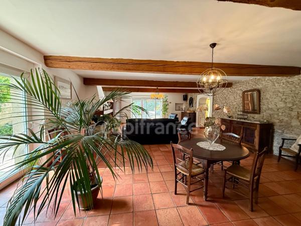 Maison de Maitre  à vendre 9 pièces CARCASSONNE (11)  sur 233m2 habitables , 5 chambres, garage, piscine terrain 1100m2