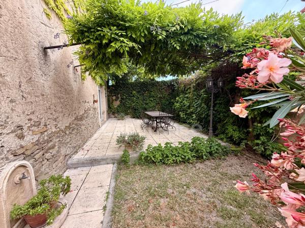 Maison de Maitre  à vendre 9 pièces CARCASSONNE (11)  sur 233m2 habitables , 5 chambres, garage, piscine terrain 1100m2