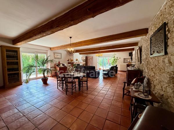 Maison de Maitre  à vendre 9 pièces CARCASSONNE (11)  sur 233m2 habitables , 5 chambres, garage, piscine terrain 1100m2