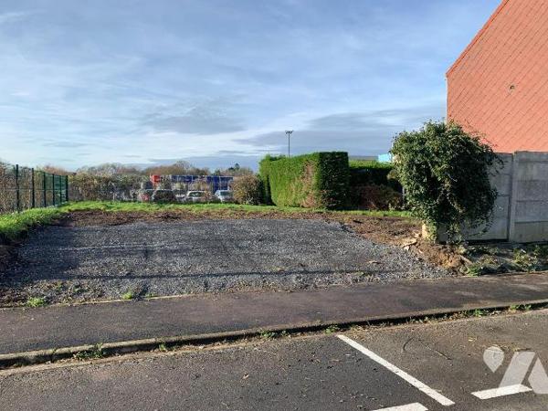 Au c?ur du village, terrain à bâtir libre de constructeur offrant:
Superficie: 397m²
Façade: ...