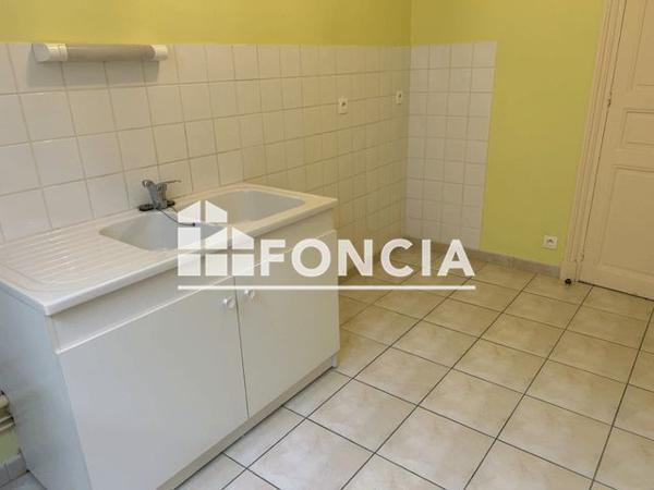 Location Appartement 2 pièces 42.9 m² - 2 EME ETAGE GAUCHE Niort 79000