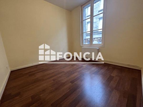 Location Appartement 2 pièces 42.9 m² - 2 EME ETAGE GAUCHE Niort 79000