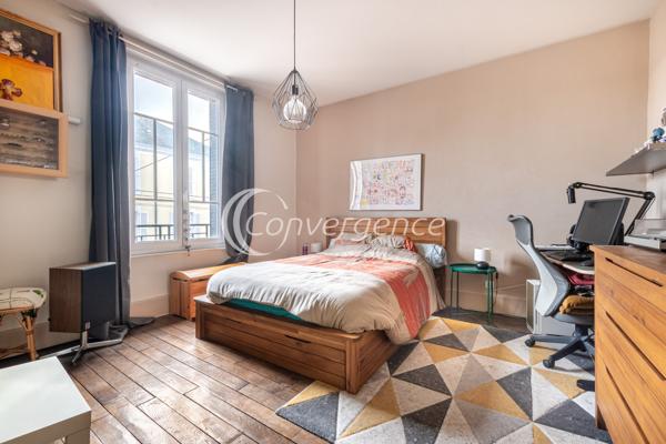 Maison
                                                                                                                                                                                                                                                                                                                        8 pièce(s)                                                                                                                                                                                                          5 chambre(s)                                                                                                                                                                                                          204.3  m²