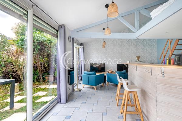 Maison
                                                                                                                                                                                                                                                                                                                        8 pièce(s)                                                                                                                                                                                                          5 chambre(s)                                                                                                                                                                                                          204.3  m²