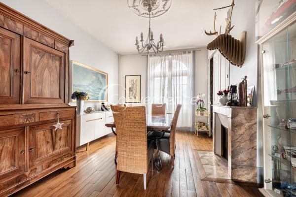 Maison
                                                                                                                                                                                                                                                                                                                        8 pièce(s)                                                                                                                                                                                                          5 chambre(s)                                                                                                                                                                                                          204.3  m²