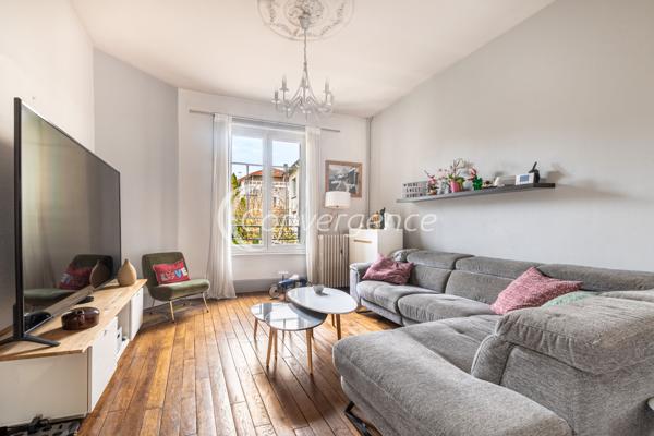 Maison
                                                                                                                                                                                                                                                                                                                        8 pièce(s)                                                                                                                                                                                                          5 chambre(s)                                                                                                                                                                                                          204.3  m²