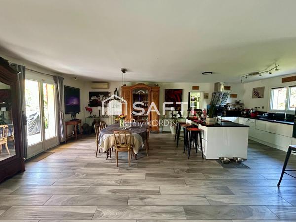 Maison de plain-pied 145 m2 - 4 chambres - Piscine