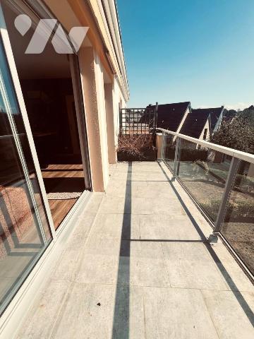 BOIS GUILLAUME Appartement F3 avec balcon - Dernier étage avec ascenseur - Garage et parking couvert