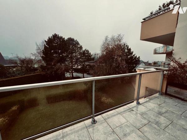 BOIS GUILLAUME Appartement F3 avec balcon - Dernier étage avec ascenseur - Garage et parking couvert