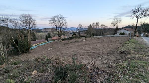 Terrain
        
        - 1340 m² Exclusivité 15 000 € *