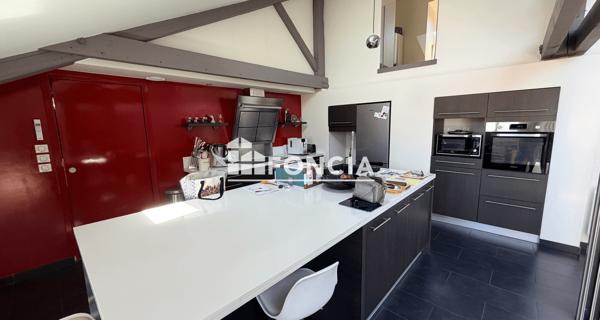 Location Appartement 5 pièces 234.01 m² - Clermont-ferrand 63000