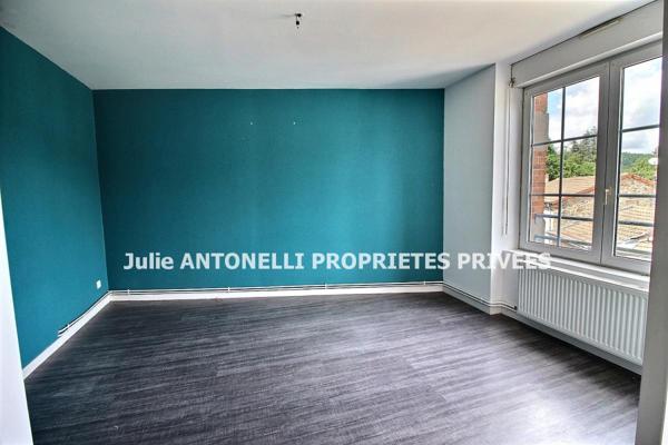 Appartement T3 de 76m² habitables, 2 CHAMBRES (possibilité trois)  avec UN JARDIN PRIVATIF