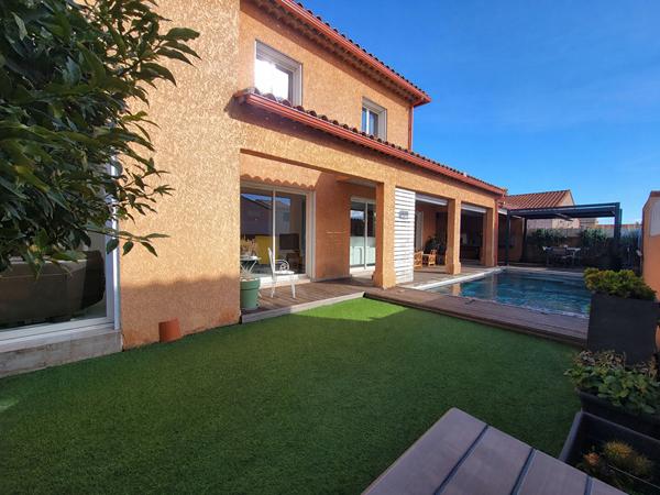 Superbe villa à Latour-Bas-Elne avec piscine et garage