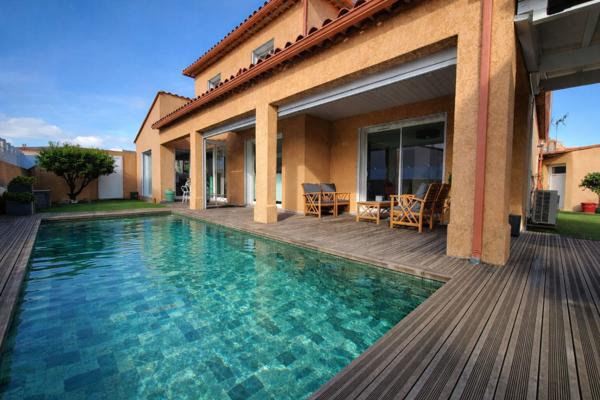 Superbe villa à Latour-Bas-Elne avec piscine et garage