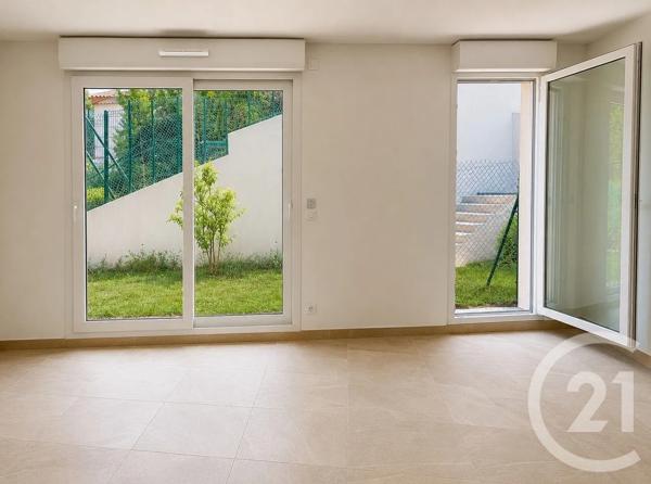 Appartement F3 à vendre  3 pièces - 59 m 2   ROQUEBRUNE CAP MARTIN  - 06