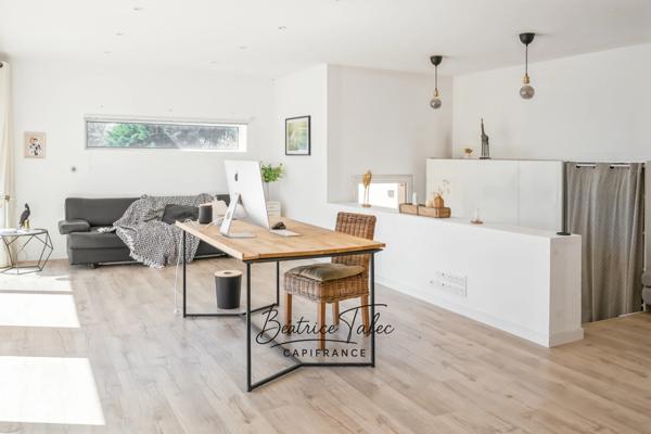 Maison contemporaine 5 pièces au cœur des vignes, piscine, 6000m2 terrain arboré, magnifique vue dans un environnement calme et privilégié, 20 minutes d’Aix-en-Provence.