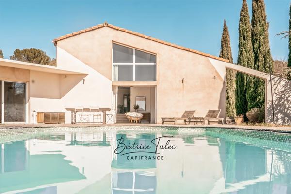 Maison contemporaine 5 pièces au cœur des vignes, piscine, 6000m2 terrain arboré, magnifique vue dans un environnement calme et privilégié, 20 minutes d’Aix-en-Provence.