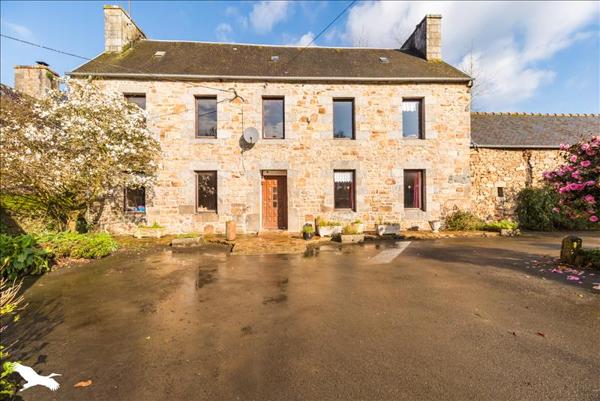 Maison à vendre |  Prat |  4 pièces | 146 m²