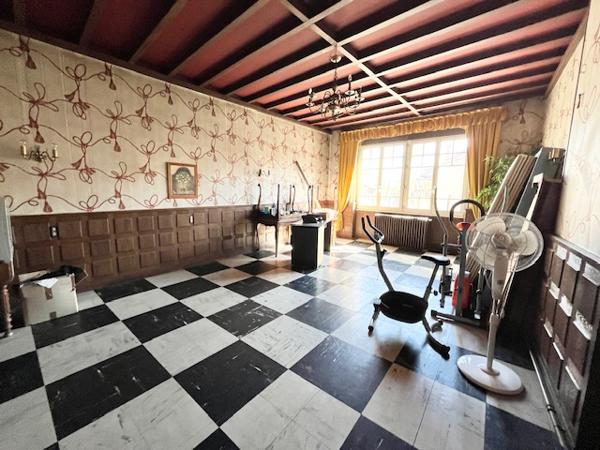 Exclusivité ERA IMMOBILIER -ensemble immobilier à rénover sur Maringues