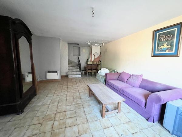 Exclusivité ERA IMMOBILIER -ensemble immobilier à rénover sur Maringues