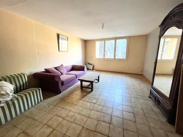 Exclusivité ERA IMMOBILIER -ensemble immobilier à rénover sur Maringues