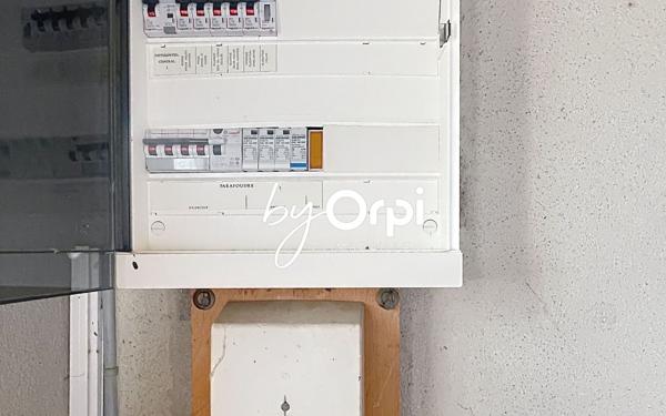 Maison à vendre    5 pièces •  Lavault-Sainte-Anne