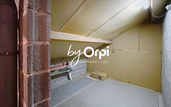 Maison à vendre    5 pièces •  Lavault-Sainte-Anne